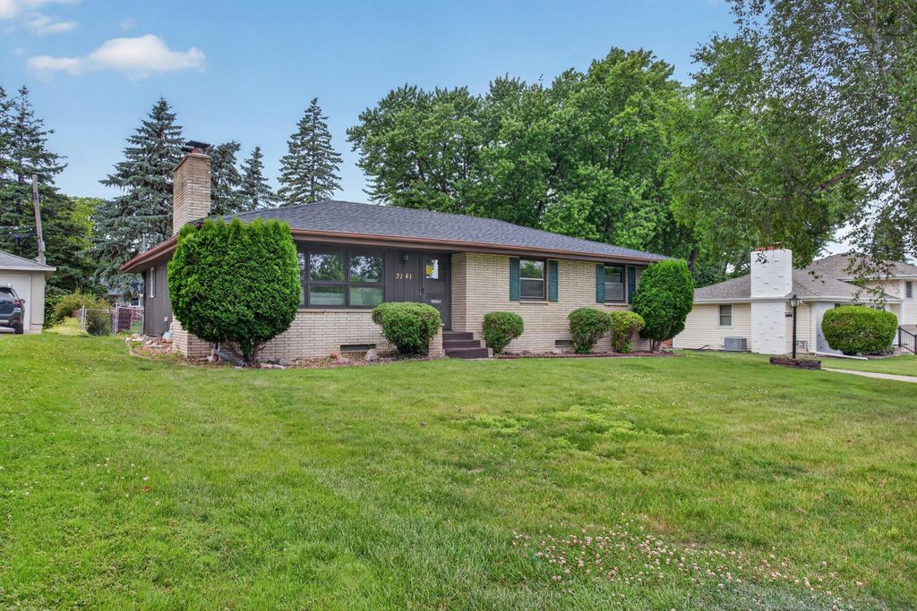 3141 Hampshire Avenue N, Crystal, MN 55427