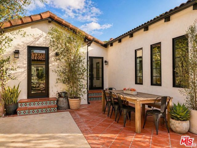 917 S Ridgeley Drive, Los Angeles, CA 90036