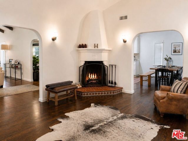 917 S Ridgeley Drive, Los Angeles, CA 90036