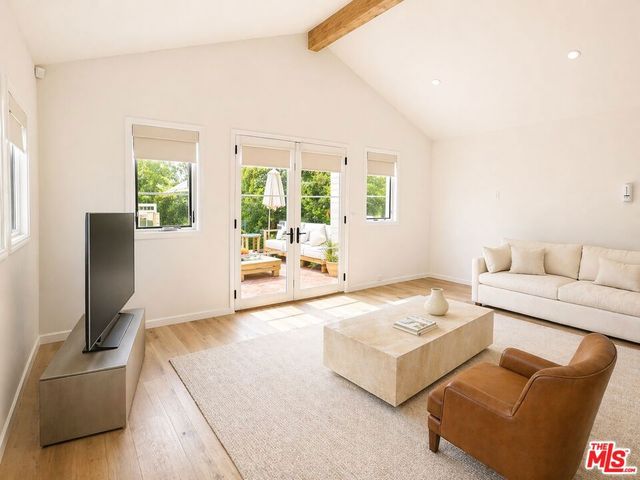 917 S Ridgeley Drive, Los Angeles, CA 90036