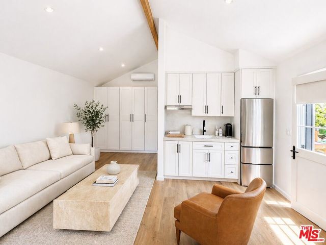 917 S Ridgeley Drive, Los Angeles, CA 90036