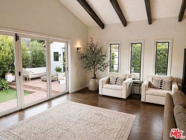 917 S Ridgeley Drive, Los Angeles, CA 90036