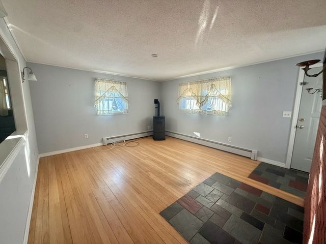 101 Honeyman Avenue, Middletown, RI 02842