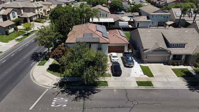 2201 Mustang Dr, Oakdale, CA 95361