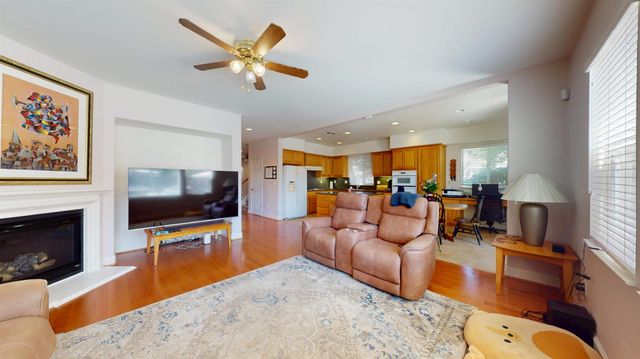 2201 Mustang Dr, Oakdale, CA 95361