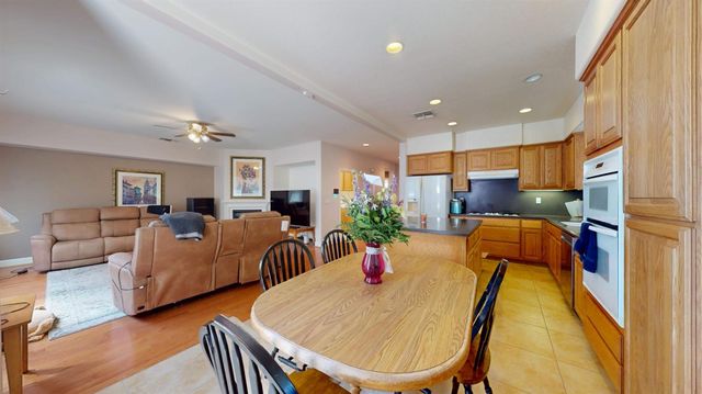 2201 Mustang Dr, Oakdale, CA 95361