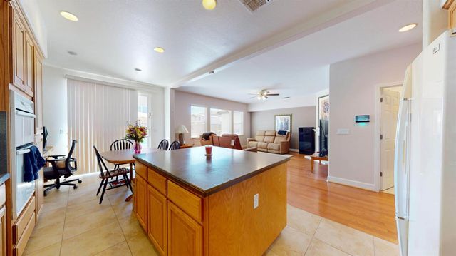 2201 Mustang Dr, Oakdale, CA 95361