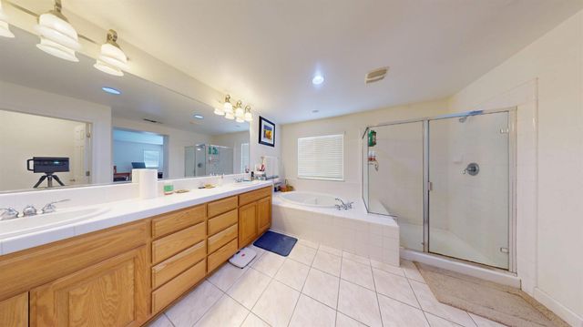 2201 Mustang Dr, Oakdale, CA 95361