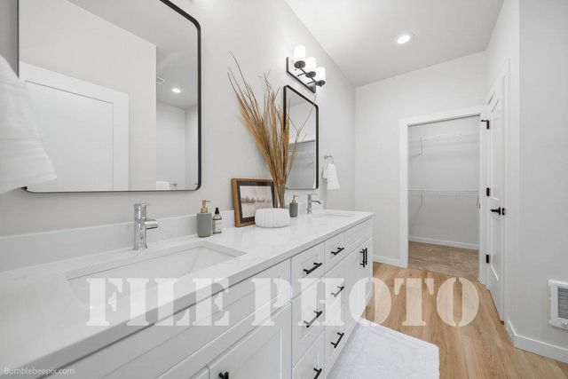 1024 Steptoe View Ln, Cheney, WA 99004