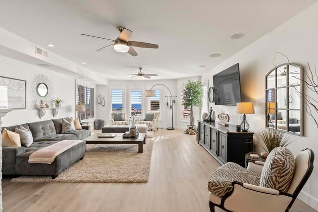 506 S Pacific, Oceanside, CA 92054