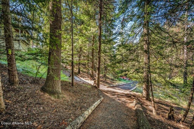 12245 N Friar DR, Hayden, ID 83835