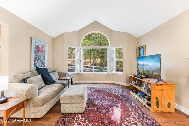 12245 N Friar DR, Hayden, ID 83835