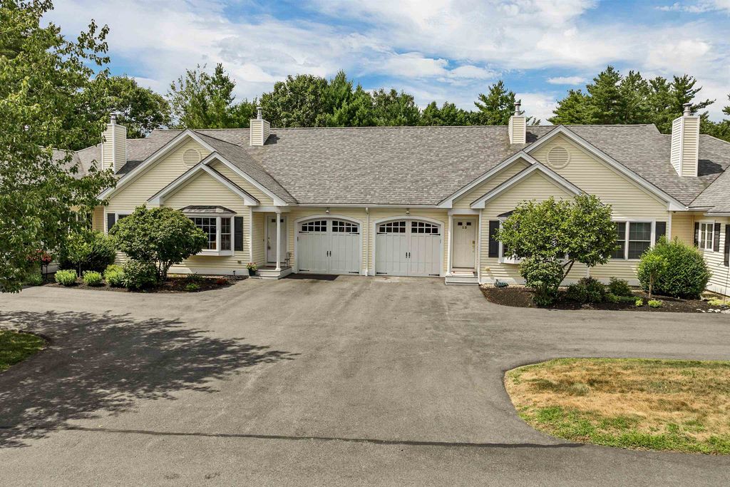13 Lamplighter Village Road, Windham, NH 03087
