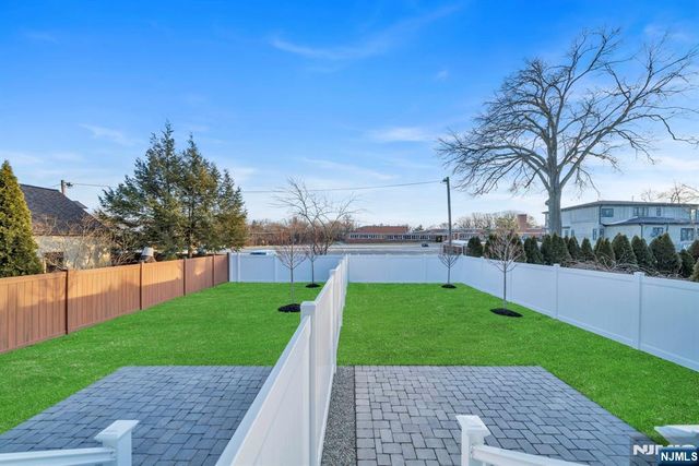 22 Columbus Drive, Tenafly, NJ 07670