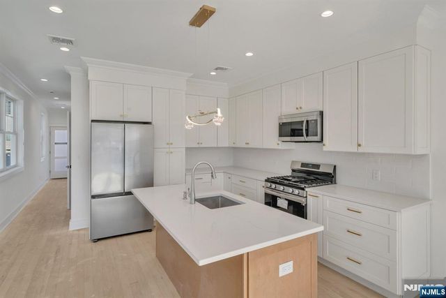 22 Columbus Drive, Tenafly, NJ 07670