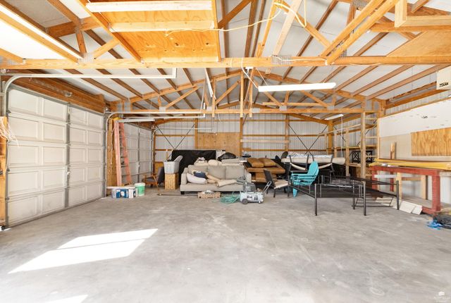 7846 Lyon Creek Road, Junction City, KS 66441