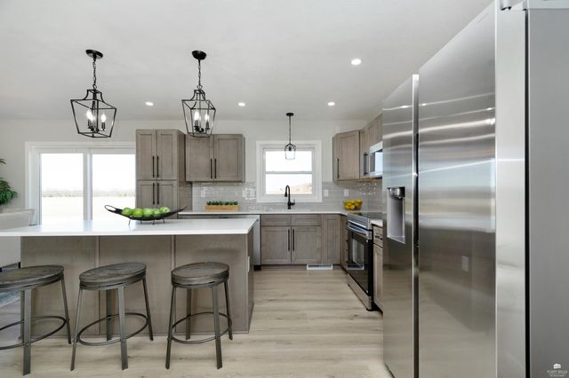 7846 Lyon Creek Road, Junction City, KS 66441