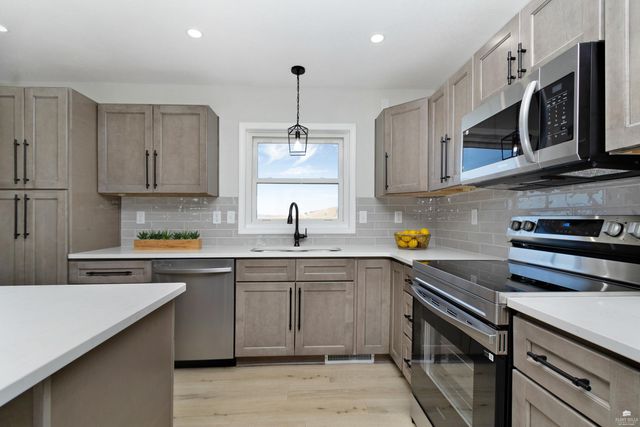 7846 Lyon Creek Road, Junction City, KS 66441