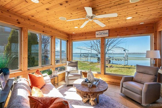 5728 Lake Edge Road, Mcfarland, WI 53558