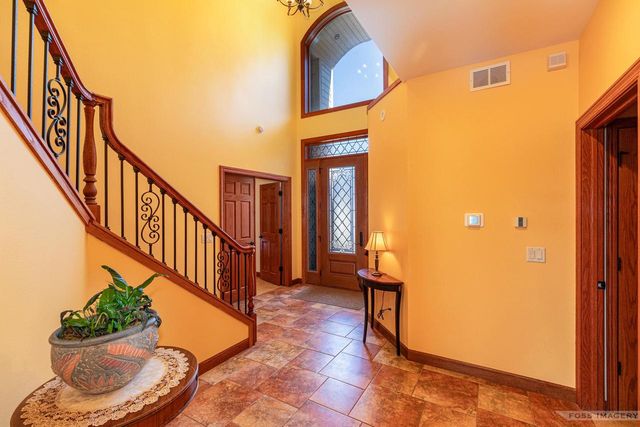 5728 Lake Edge Road, Mcfarland, WI 53558