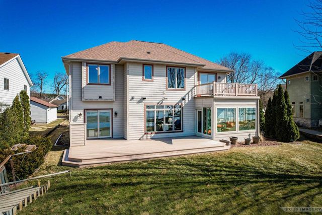 5728 Lake Edge Road, Mcfarland, WI 53558