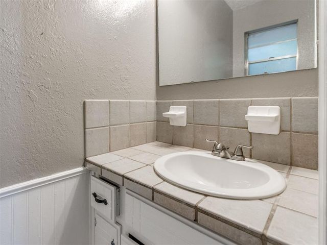 4825 S Fairmont Avenue, Oklahoma City, OK 73129