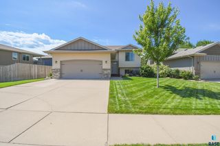 4211 S Grinnell Ave, Sioux Falls, SD 57106