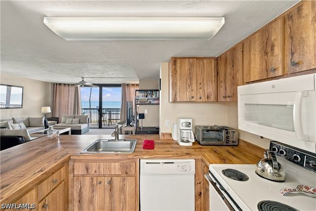 26300 Hickory BLVD 306, Bonita Springs, FL 34134