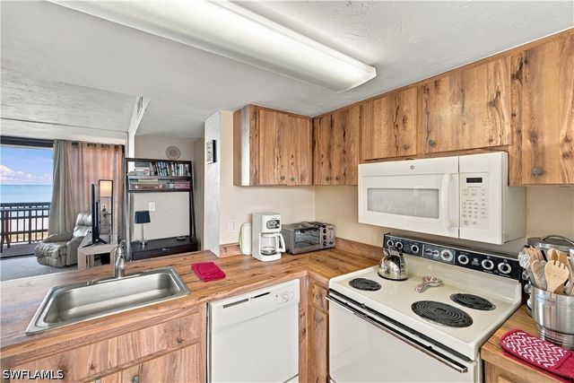 26300 Hickory BLVD 306, Bonita Springs, FL 34134