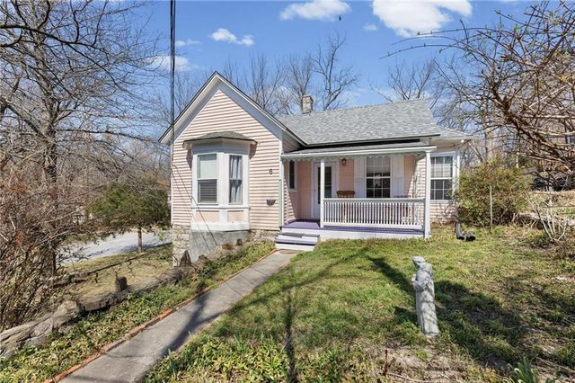 6 W 12th Street, Parkville, MO 64152