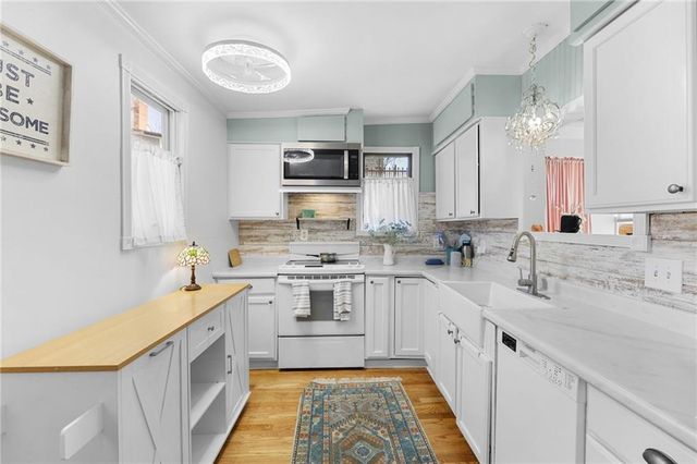 6 W 12th Street, Parkville, MO 64152