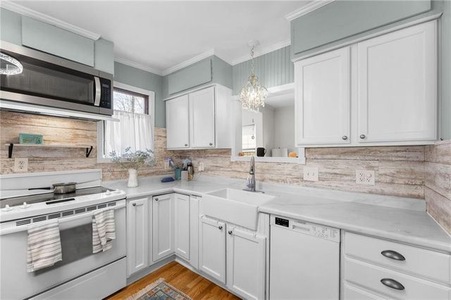 6 W 12th Street, Parkville, MO 64152