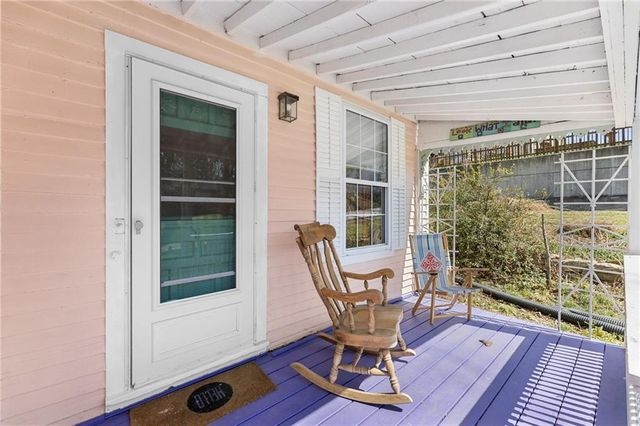 6 W 12th Street, Parkville, MO 64152