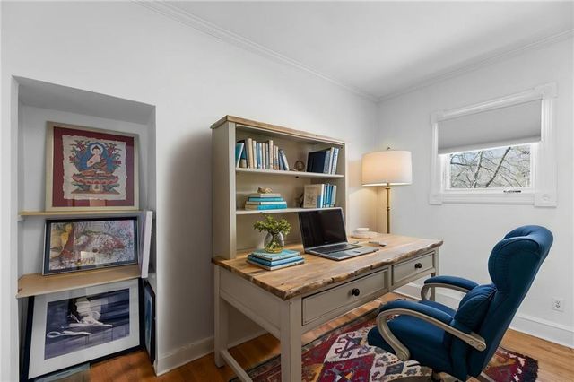 6 W 12th Street, Parkville, MO 64152