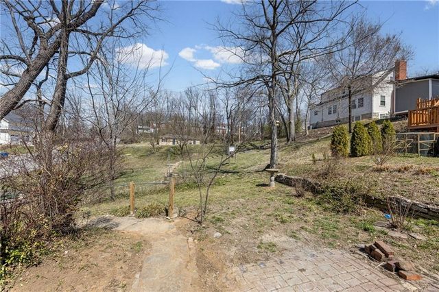 6 W 12th Street, Parkville, MO 64152