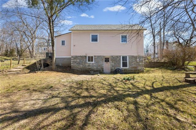 6 W 12th Street, Parkville, MO 64152