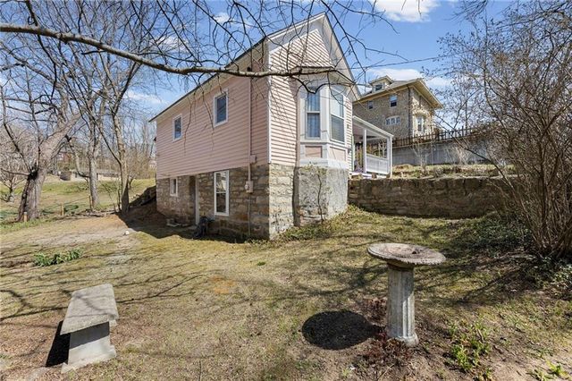 6 W 12th Street, Parkville, MO 64152