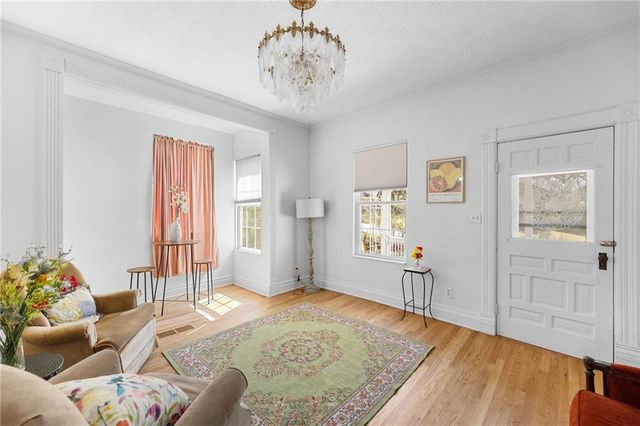 6 W 12th Street, Parkville, MO 64152