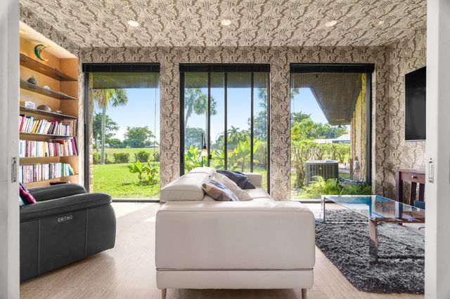 5300 White Oak Lane, Tamarac, FL 33319