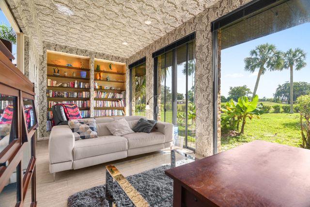 5300 White Oak Lane, Tamarac, FL 33319