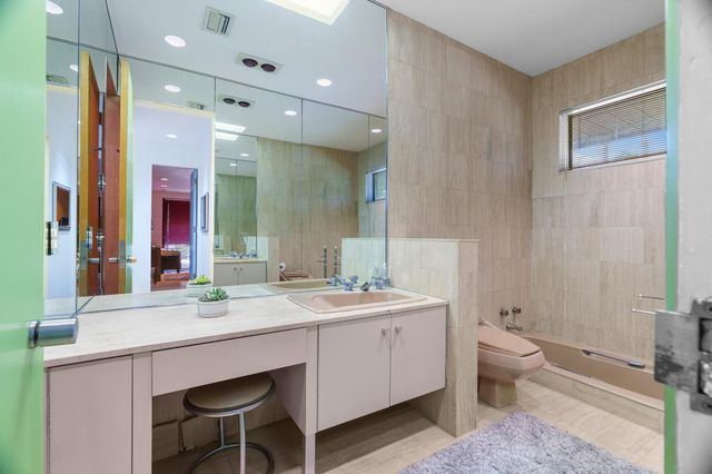 5300 White Oak Lane, Tamarac, FL 33319