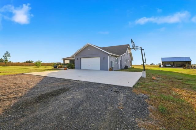 17165 LAKE IOLA ROAD, Dade City, FL 33523