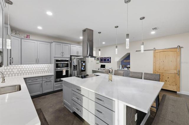 17165 LAKE IOLA ROAD, Dade City, FL 33523