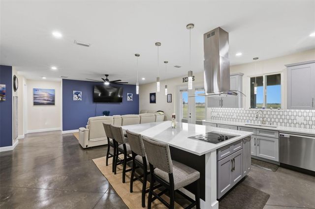 17165 LAKE IOLA ROAD, Dade City, FL 33523