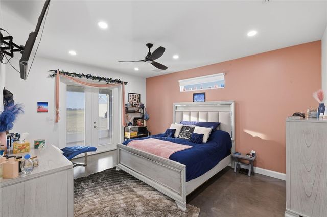 17165 LAKE IOLA ROAD, Dade City, FL 33523