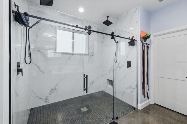 17165 LAKE IOLA ROAD, Dade City, FL 33523