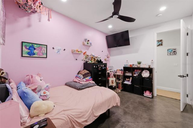 17165 LAKE IOLA ROAD, Dade City, FL 33523