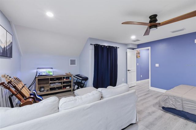 17165 LAKE IOLA ROAD, Dade City, FL 33523