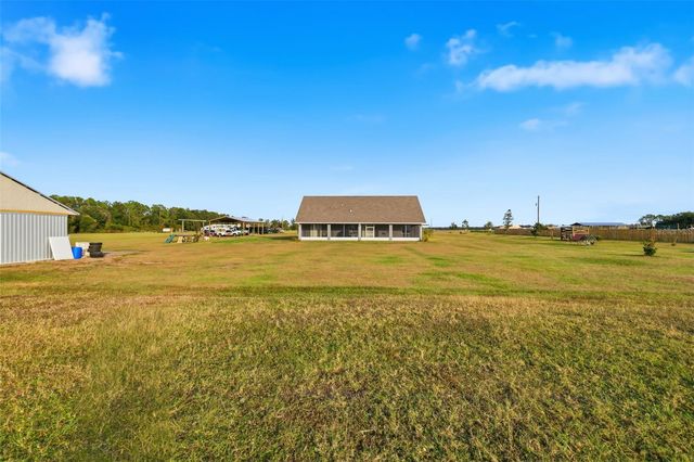 17165 LAKE IOLA ROAD, Dade City, FL 33523