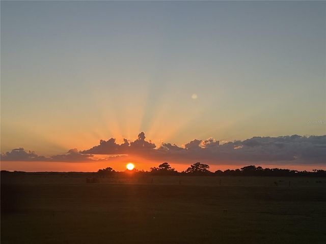 17165 LAKE IOLA ROAD, Dade City, FL 33523